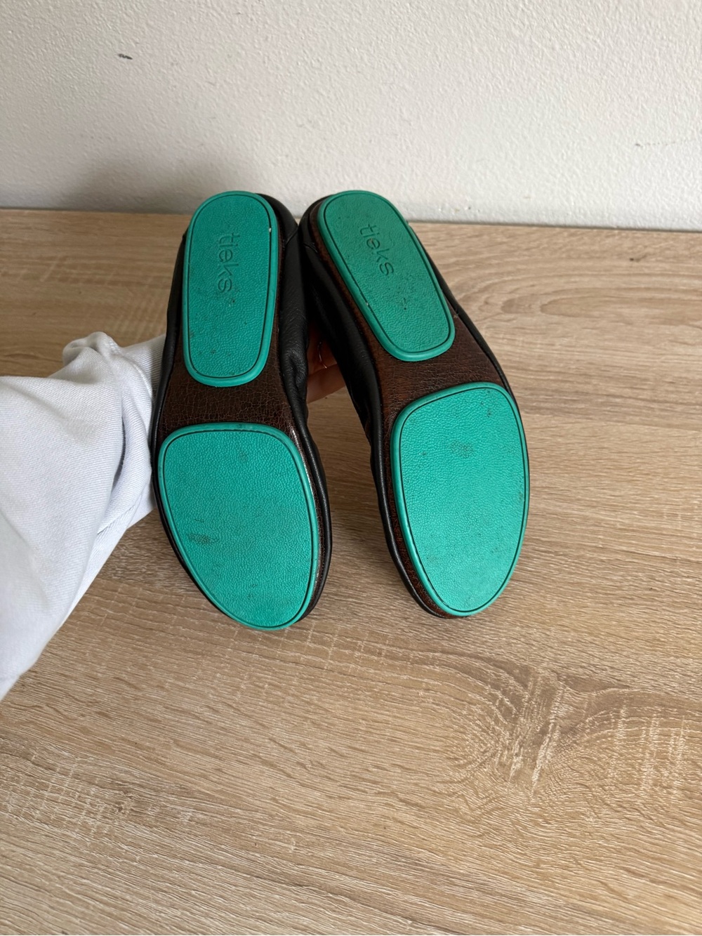 Tieks Black Leather Ballet Flats Size 9 - Picture 8 of 10